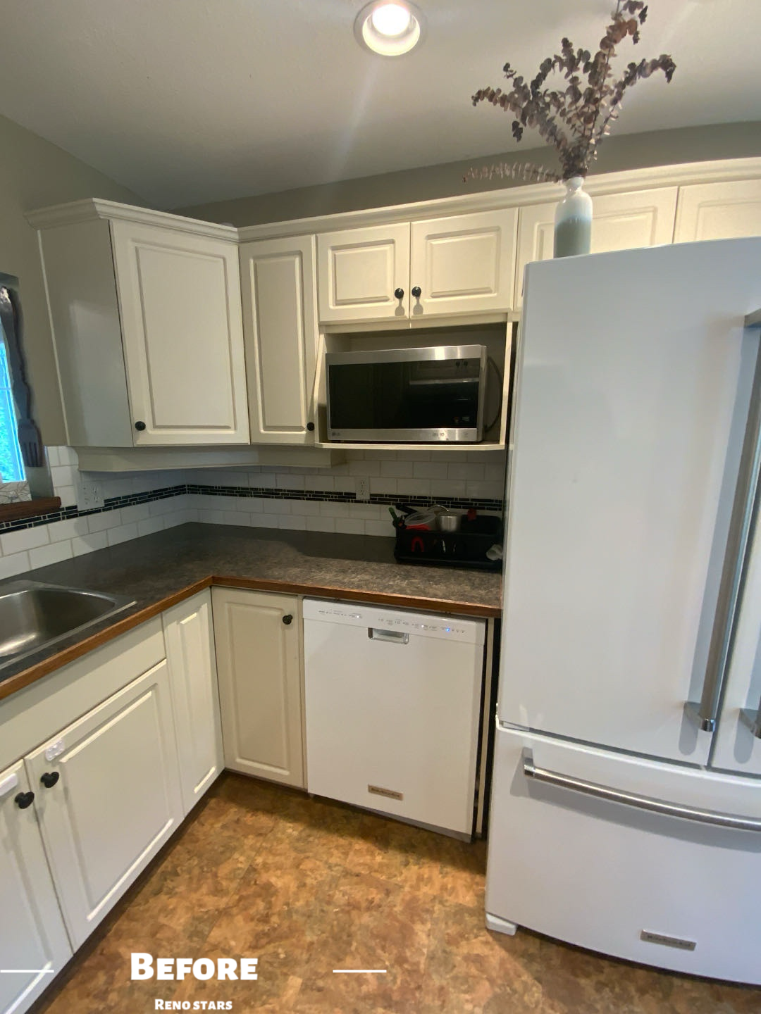Modern Kitchen Renovation with White Shaker Cabinets - Before Renovation 3